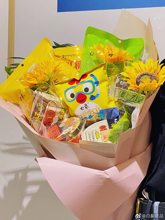 國(guó)貨之光白象食品:25年堅(jiān)守品質(zhì),始終如一! 國(guó)貨之光白象食品:25年堅(jiān)守品質(zhì),始終如一!